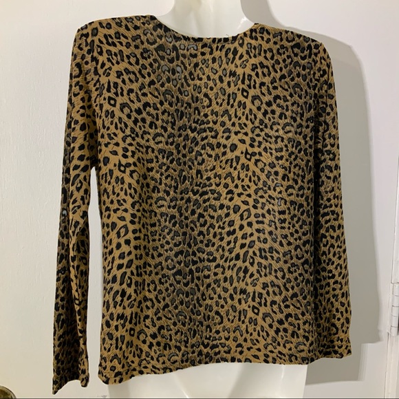 The most gorgeous leopard top ever! Small - Picture 2 of 6